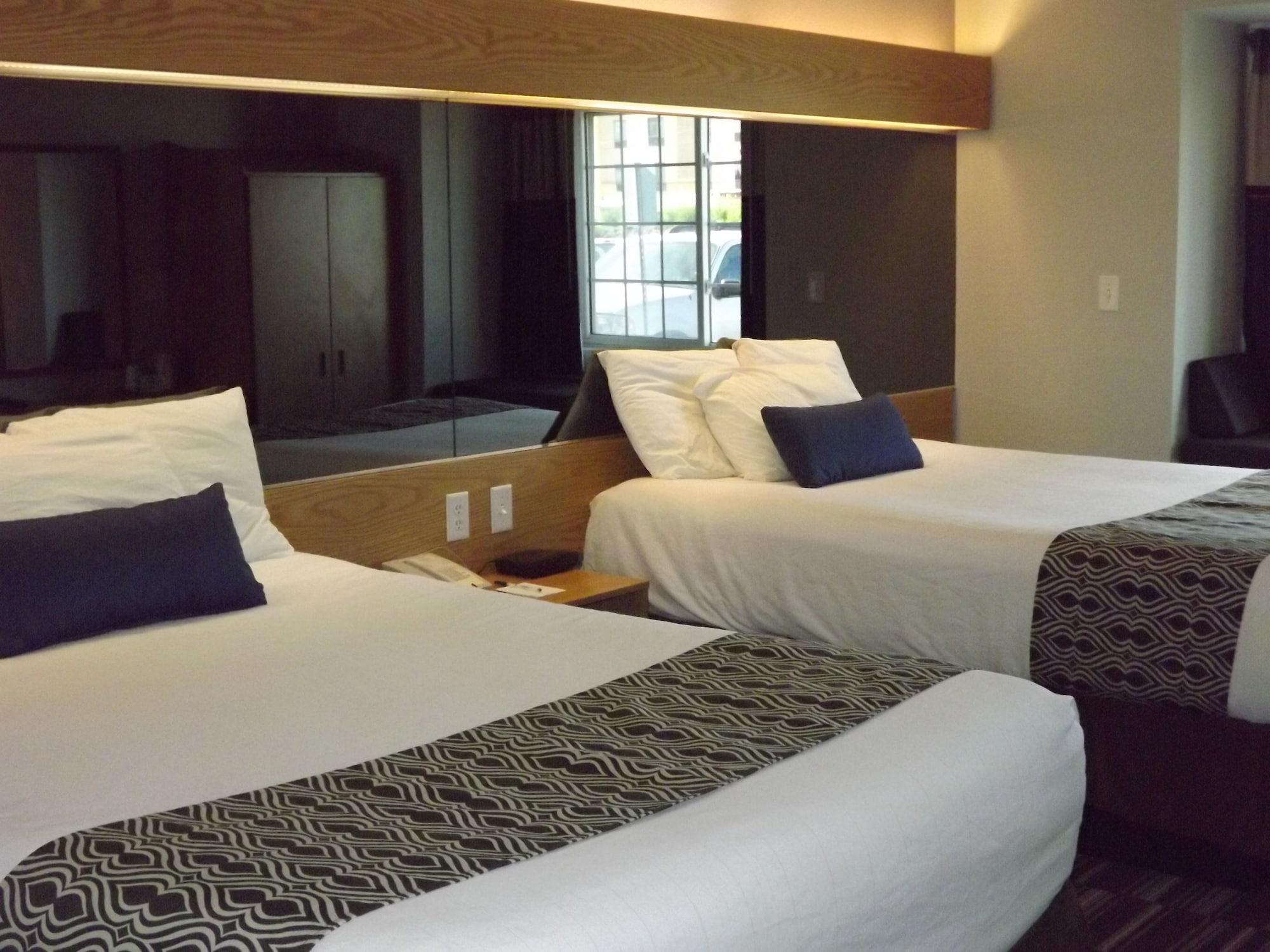 Microtel Inn And Suites - Ames Kültér fotó