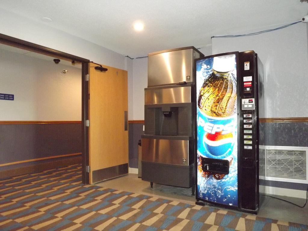 Microtel Inn And Suites - Ames Kültér fotó